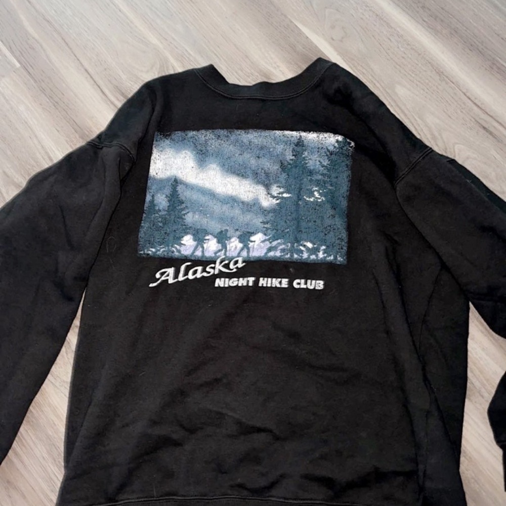 sweatshirt